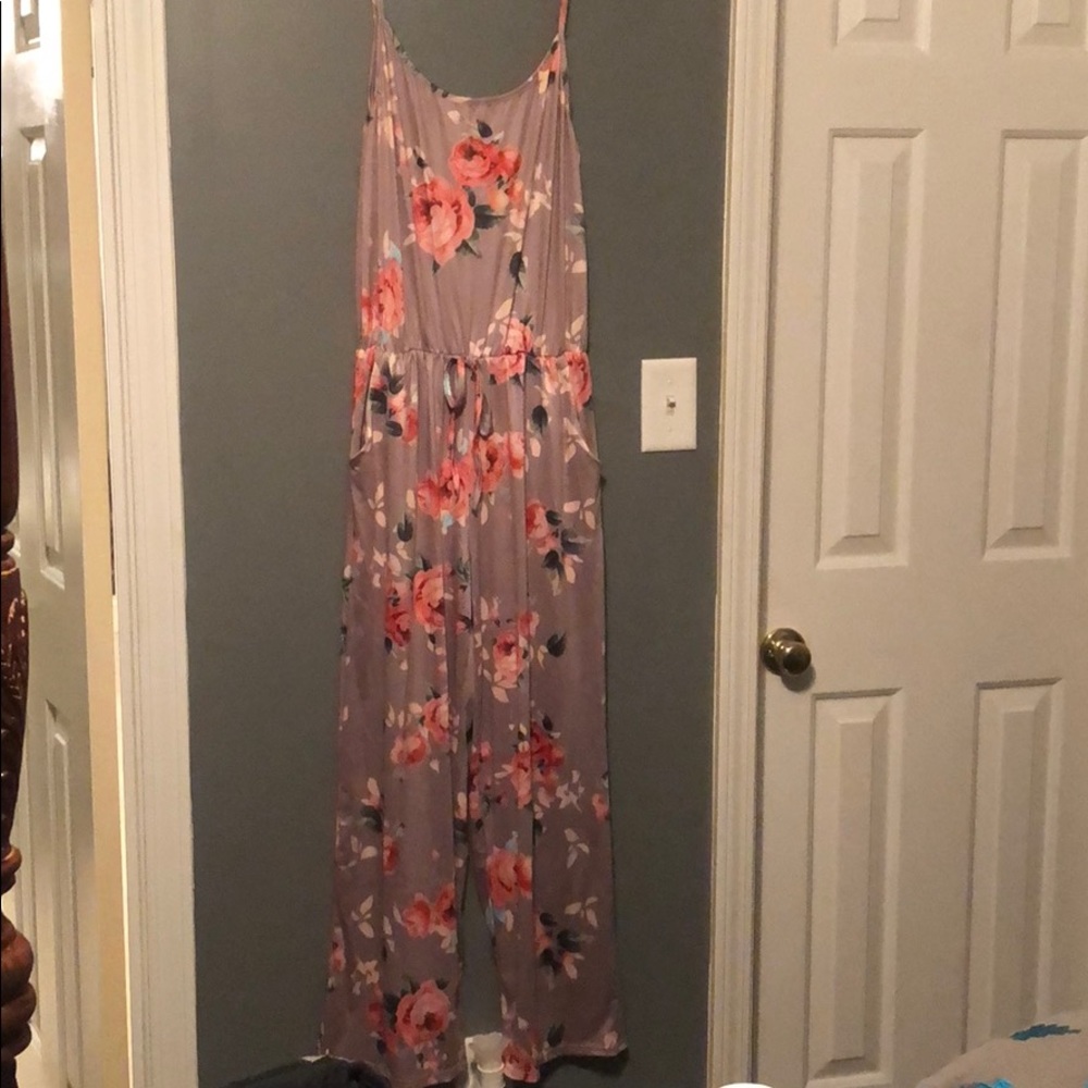 Floral jumpsuit/romper